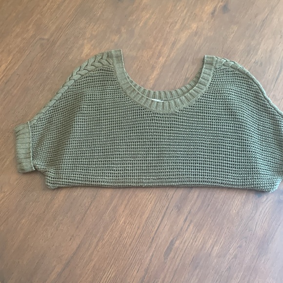 American Eagle Short Sleeve Sweater - Picture 2 of 3